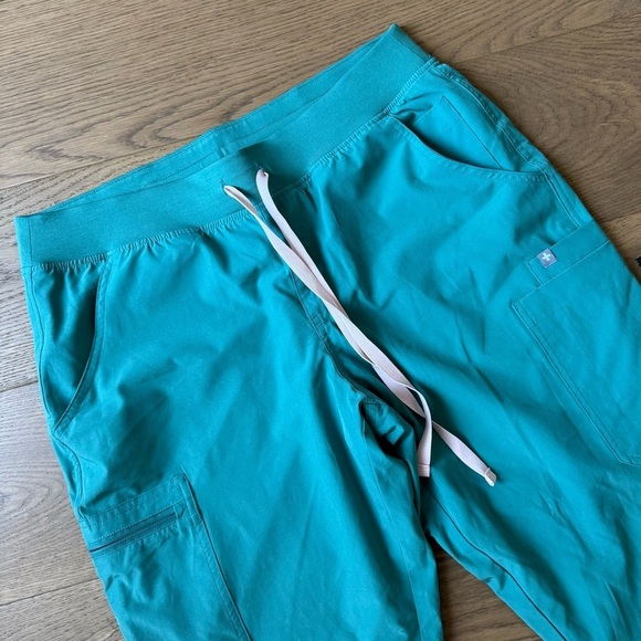 Figs Yola FreeX Lined Skinny Scrub Pant - Ladies Size L - Eucalyptus - EUC - Picture 10 of 10